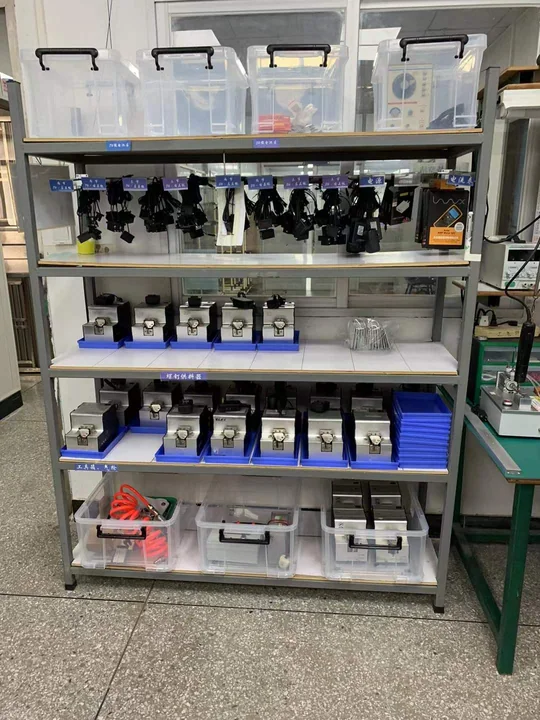 Transparent material storage — photograph 4