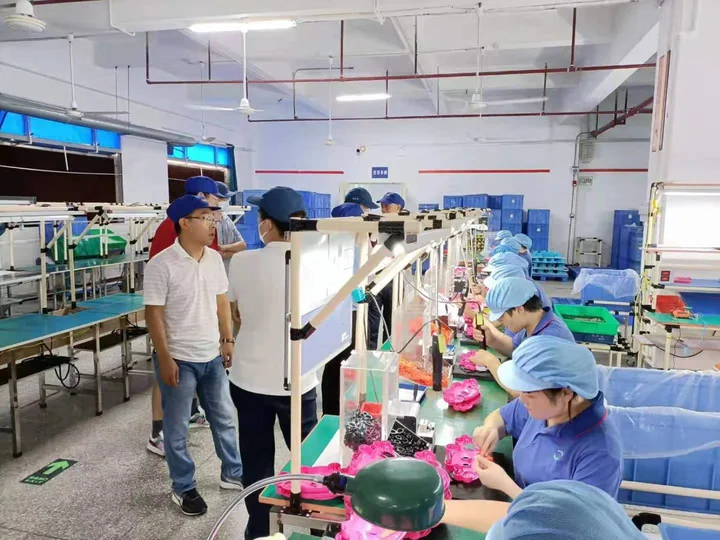 Factory walkthrough and discussion — photograph 6