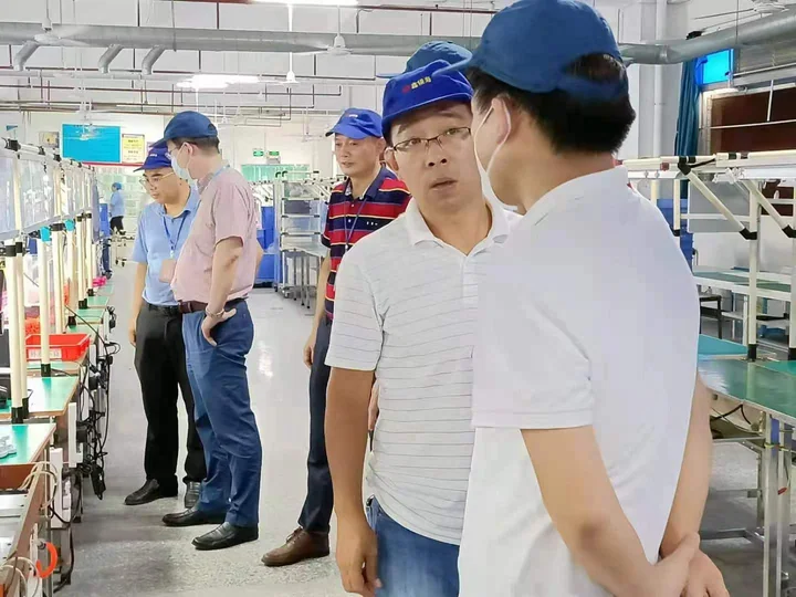 Factory walkthrough and discussion — photograph 4