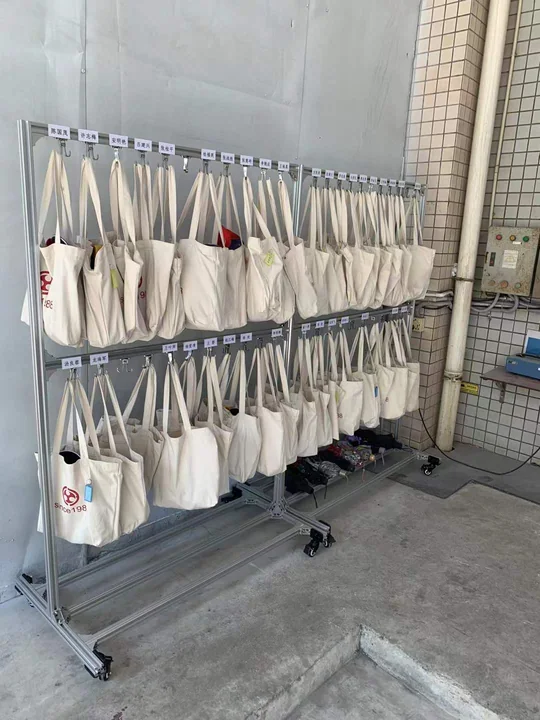 Hanging bags for personal storage — photograph 2