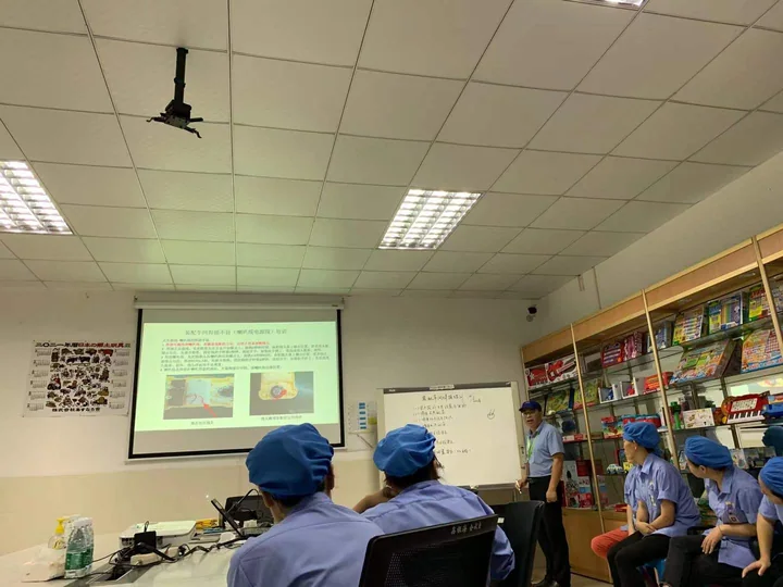 Employee learning session — photograph 8