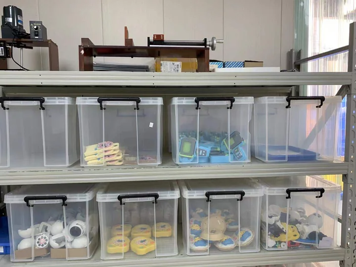 Transparent material storage — photograph 5
