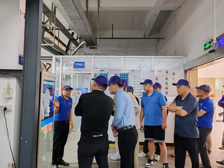 Customer factory visit — photograph 5