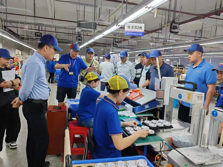 Customer factory visit — photograph 8